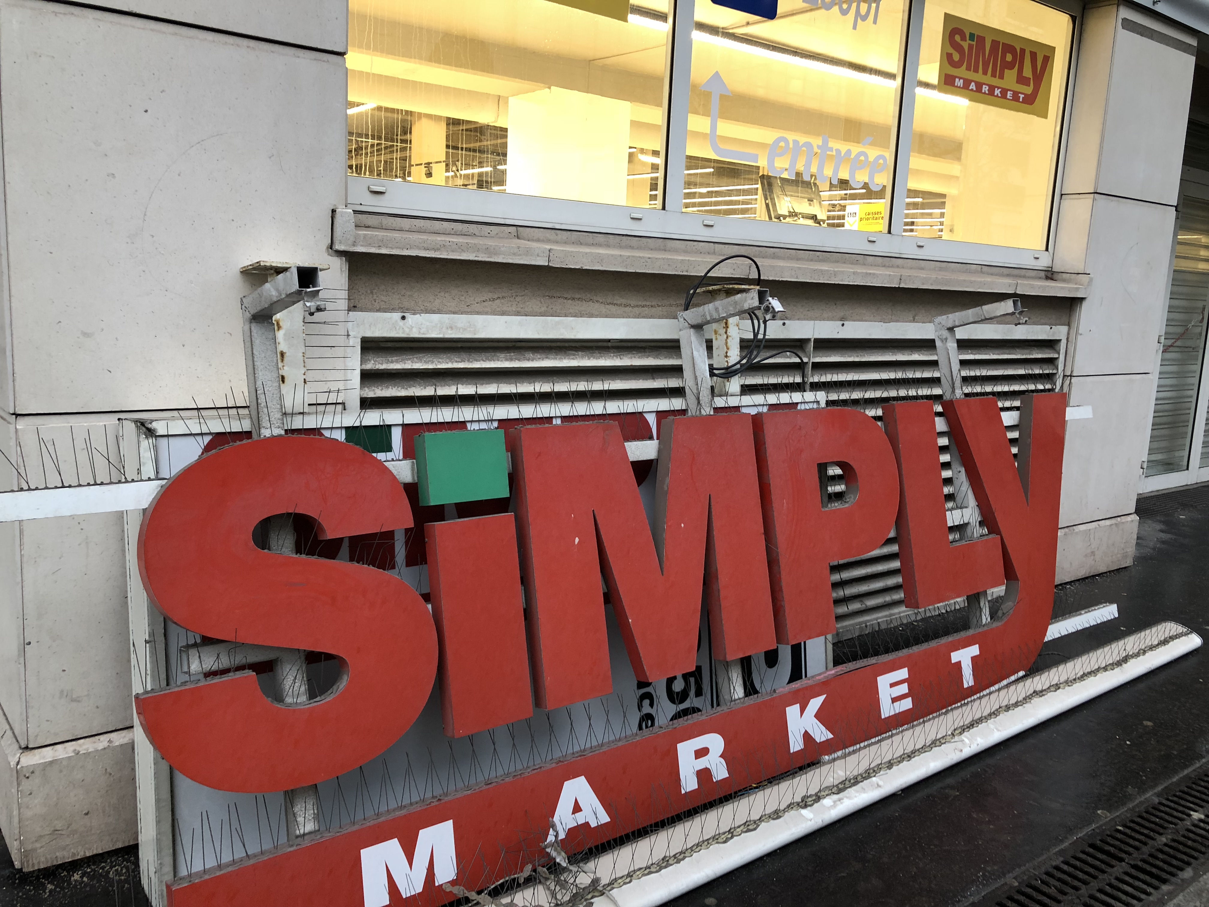 Simply Market devient Auchan : Fermeture du supermarché du 5 février au ...